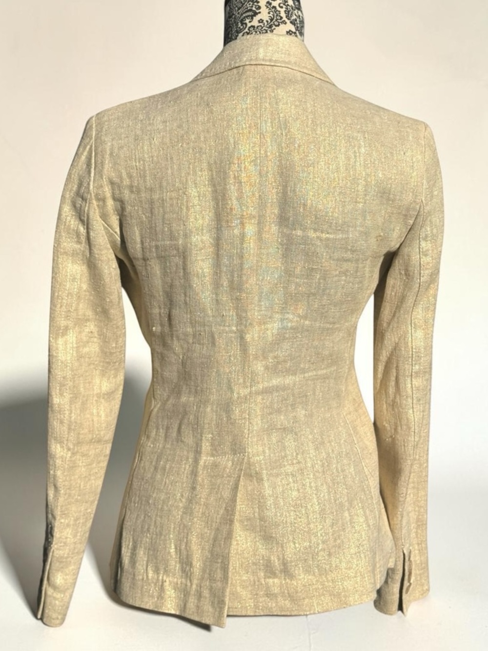 J.Crew Campbell Blazer in Metallic Gold Textured 100% Linen. Size 2. - Picture 4 of 9